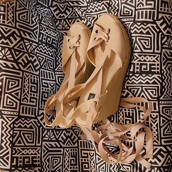 Style & Co. Lace up espadrilles Women's 7.5 - Picture 2 of 8